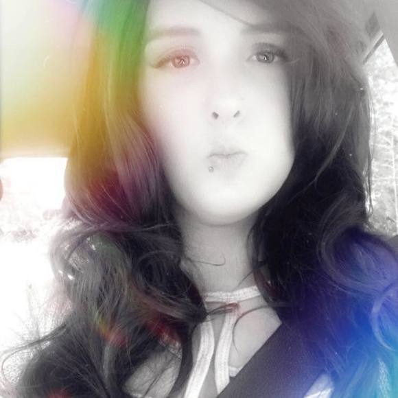 Meet your Posher, Stephie - Picture 1 of 1